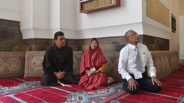 Father Tomas Gonzales Castillo, Sunitha Krishnan and Kyaw Hla Aung visit the Blue Mosque
